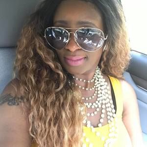 Meet your Posher, Felicia